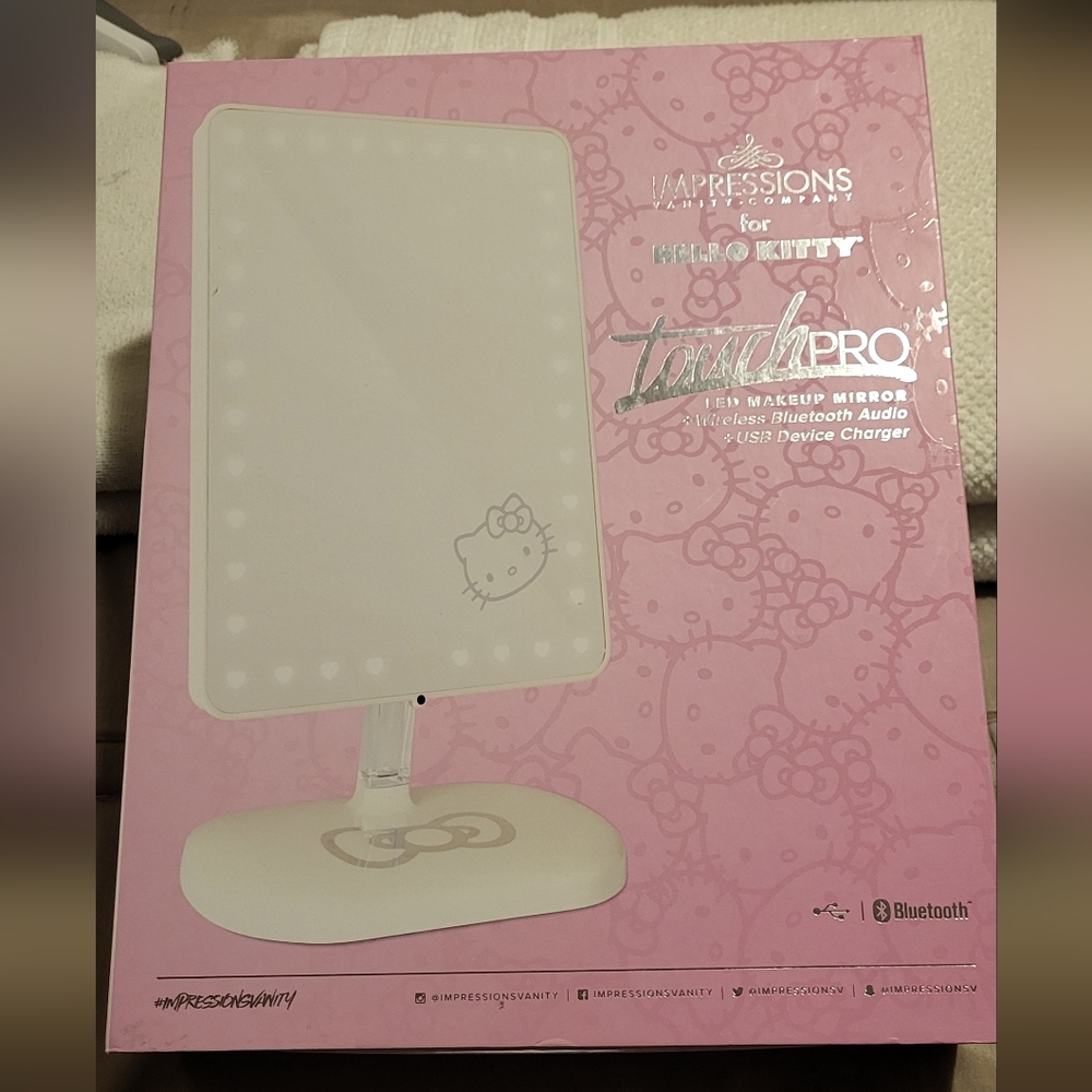 Hello Kitty Mirror